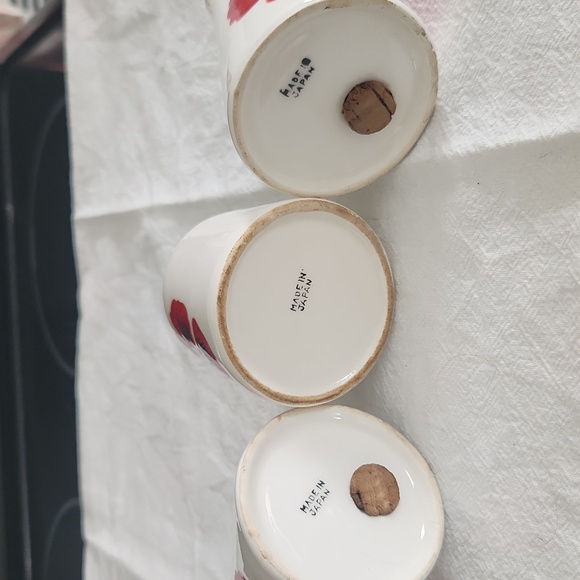 Vintage Poppy Salt, Pepper & Toothpicker Holder - Picture 2 of 3